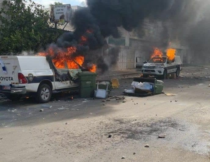 ניידת משטרה בשטח – משילות בנגב, בגליל ובערים המעורבות